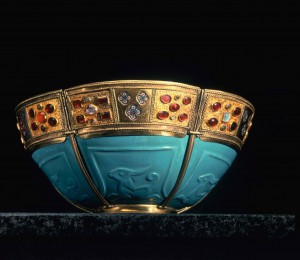 Coppa in pasta vitrea turchese (Iran o Iraq IX-X secolo)